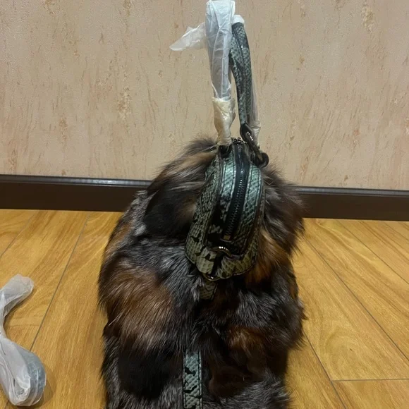 2000s Cartier vintage Elegant Fur and Leather Women's Bag - Picture 3 of 7